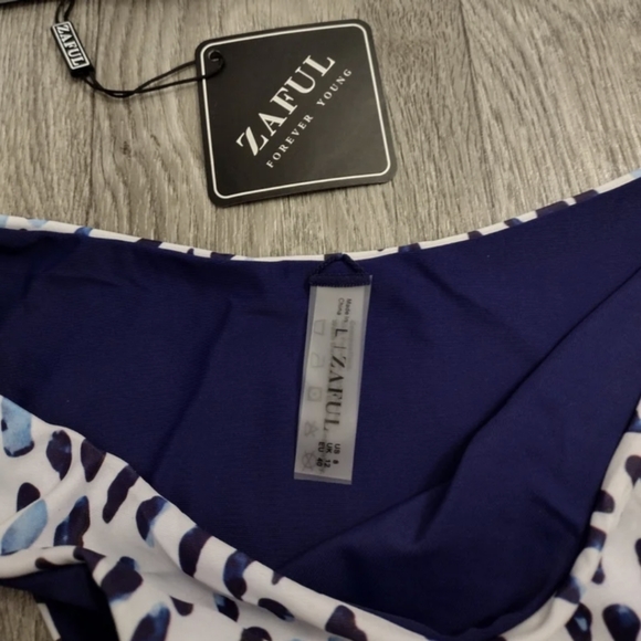 Zaful V-Wire Dalmatian Print Bikini Set - Picture 4 of 4